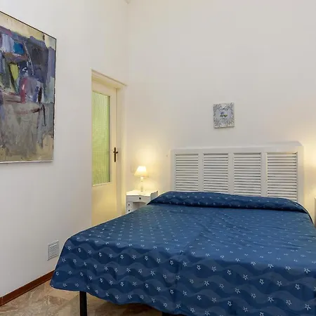 Levanto Villa Sleeps 11 With Wifi