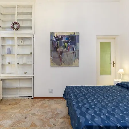 Levanto Villa Sleeps 11 With Wifi