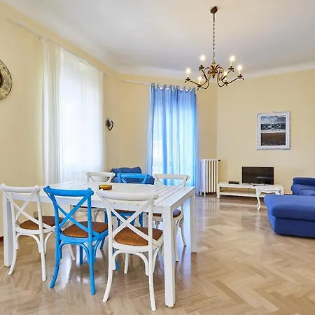 Levanto Villa Sleeps 11 With Wifi ليفانتو